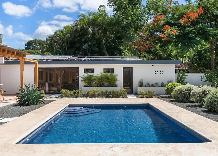 Сasa de vacaciones 4br Tropical Retreat • Pool • • Golf Cart