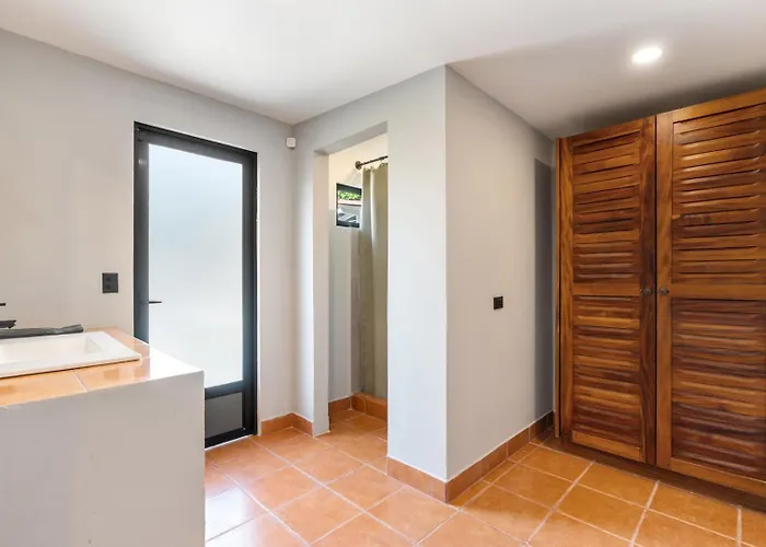 4br Tropical Retreat • Pool • • Golf Cart