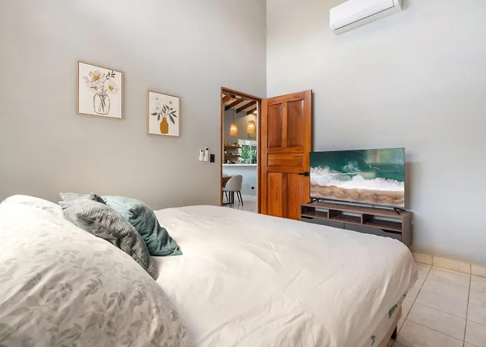 4br Tropical Retreat • Pool • • Golf Cart Сasa de vacaciones